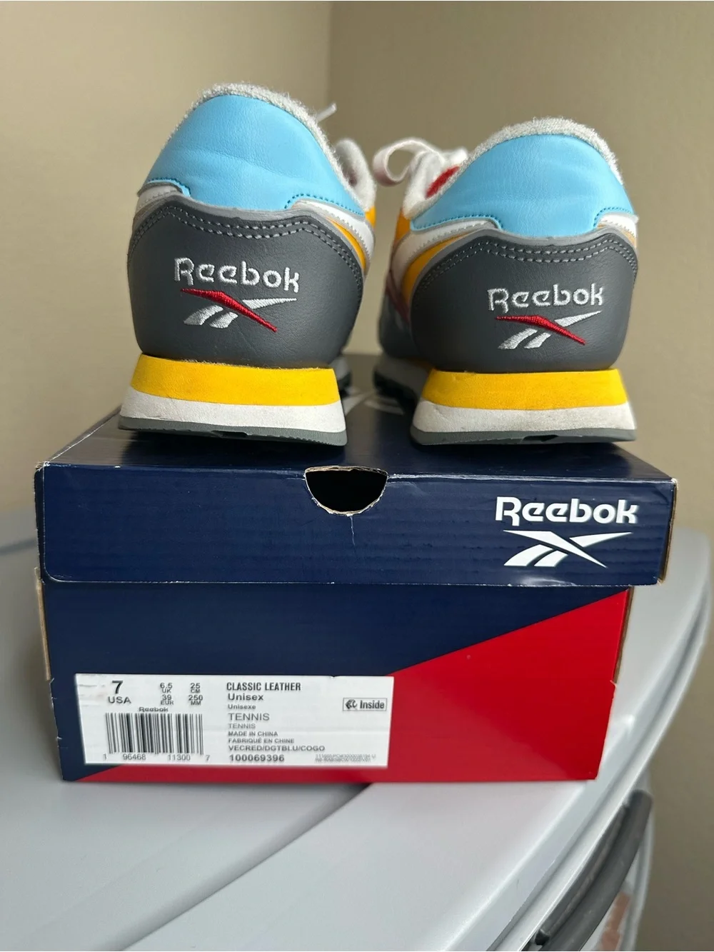 Reebok classic low
